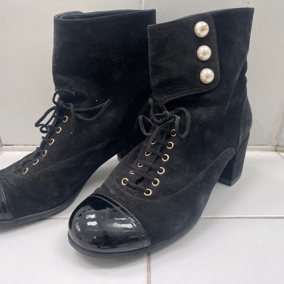 Chanel Black Suede Ankle Boots with CC Logo Pearl Detail Sz 38 - Picture 1 of 10